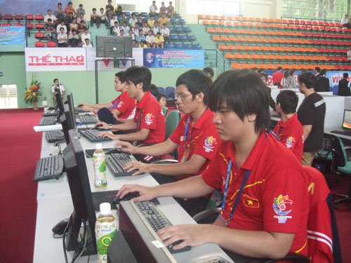 Thể thao điện tử Việt Nam 2016: gian nan vượt khó